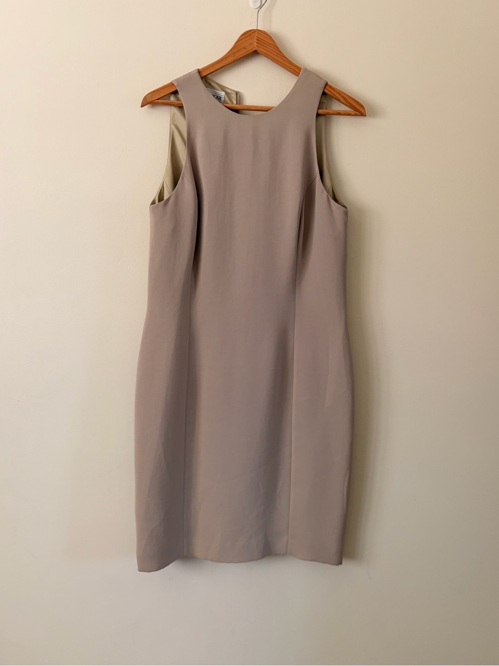Vintage Jones Wear Sleeveless Taupe
Midi Dress 8 Like New